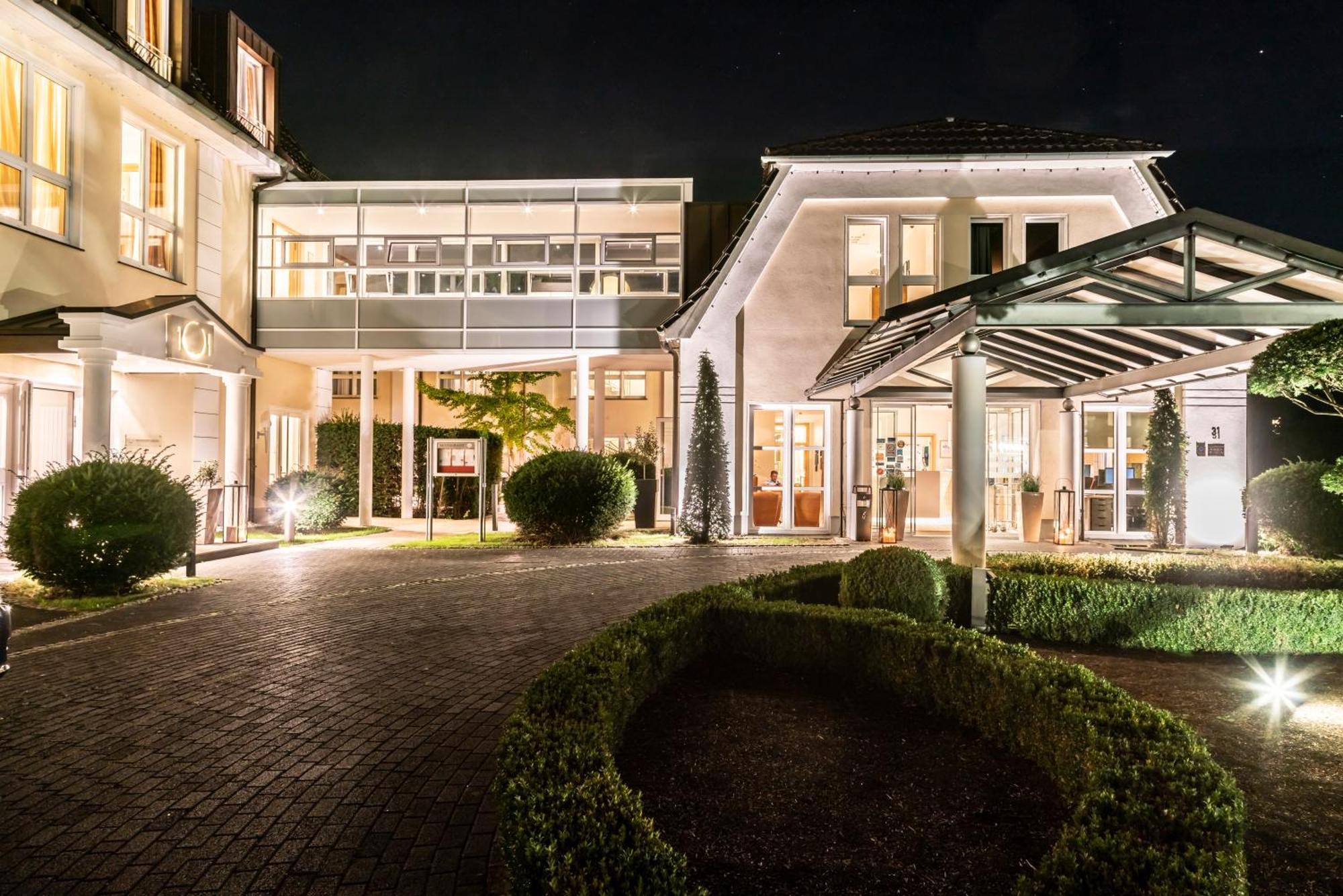 Hotel Sonne Rheda-Wiedenbrueck Exterior photo